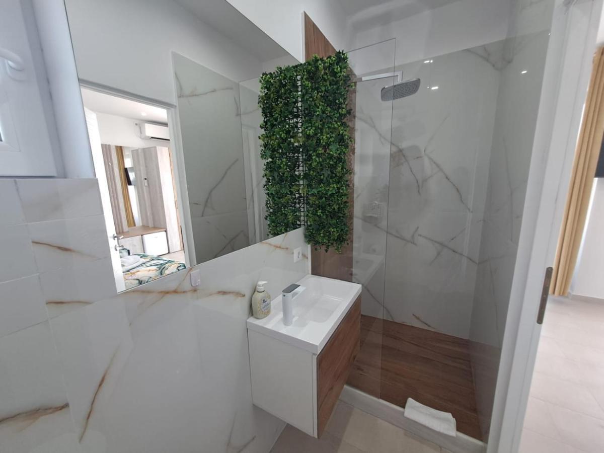 Accent Garden Apartment Дева Екстериор снимка